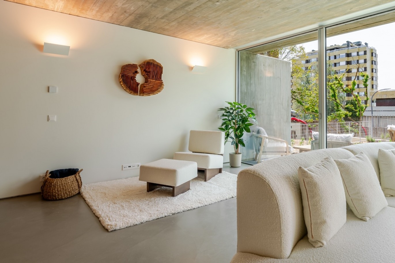 Moradia V4+1 com jardim e varandas em condomínio de luxo no Foco, Porto_328891