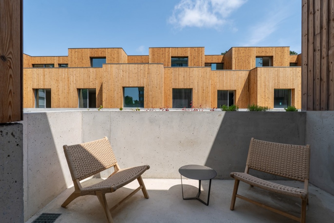 Moradia V4+1 com jardim e varandas em condomínio de luxo no Foco, Porto_329093