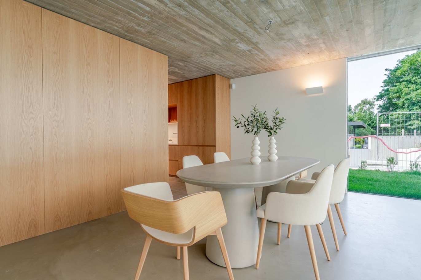 Moradia V4+1 com jardim e varandas em condomínio de luxo no Foco, Porto_329151