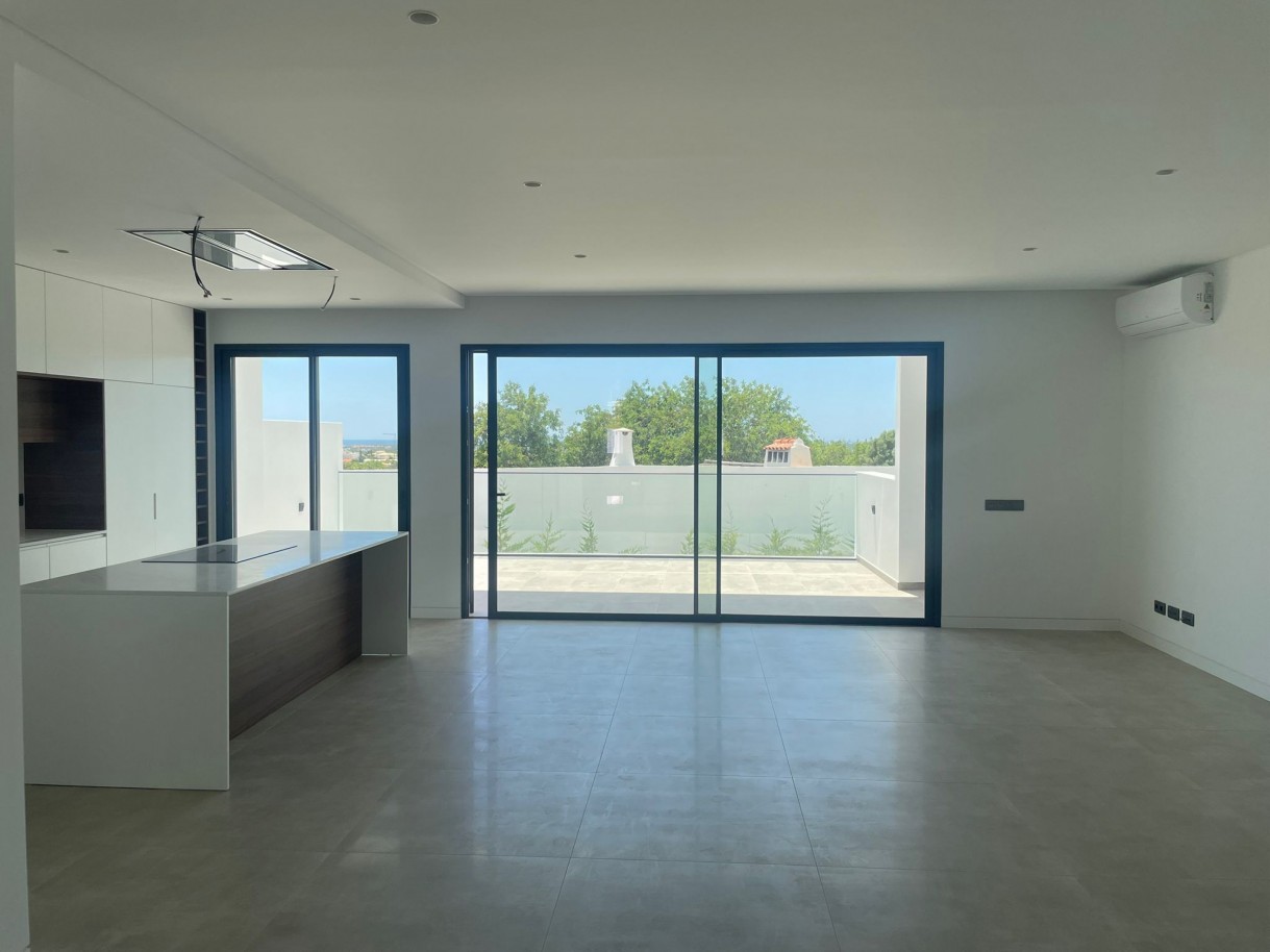 Moradia V4 geminada com piscina, para venda em Boliqueime, Algarve_329553