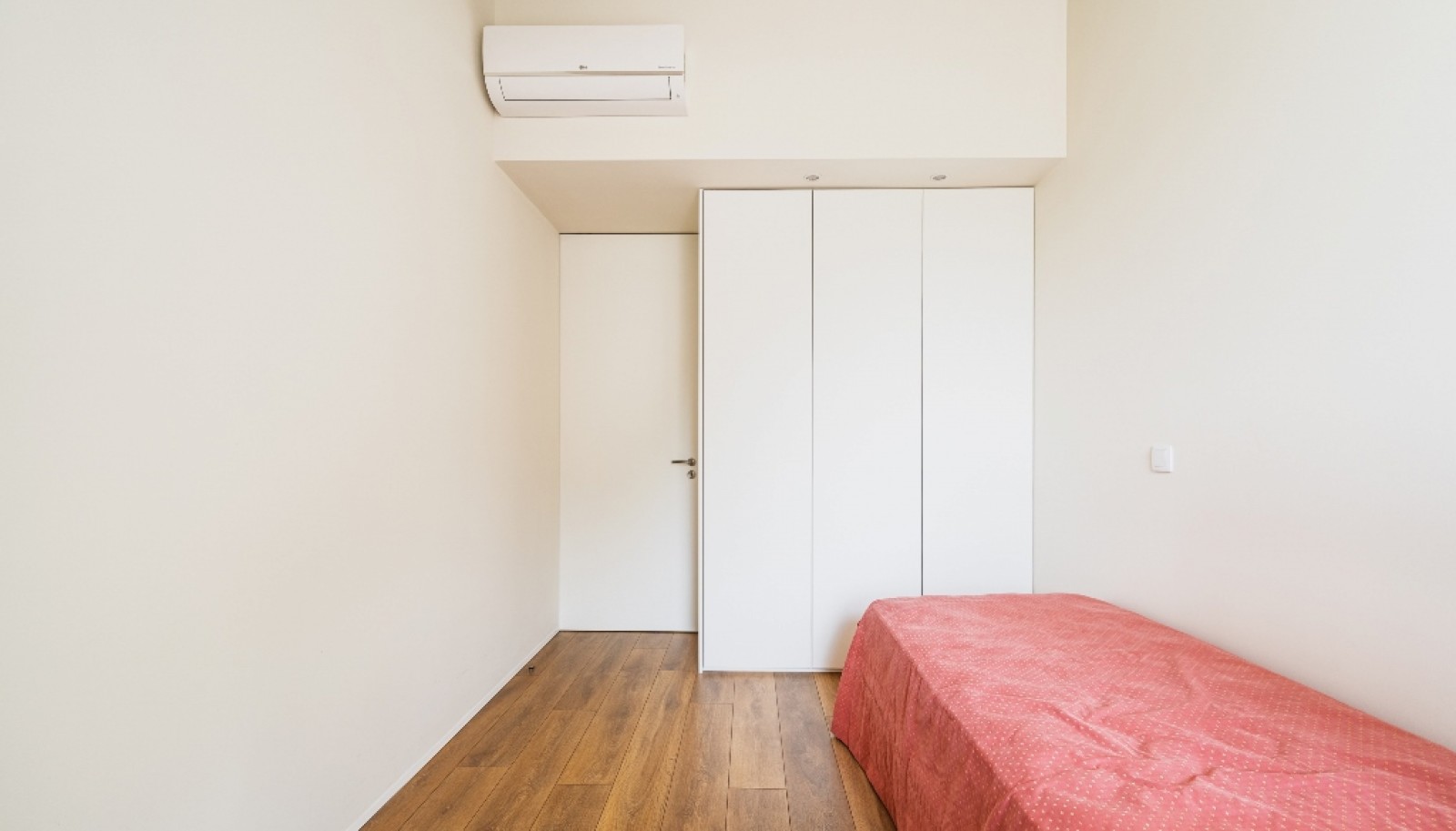 Piso de 3 habitaciones en un palacio, en venta en Oporto, Portugal_329639
