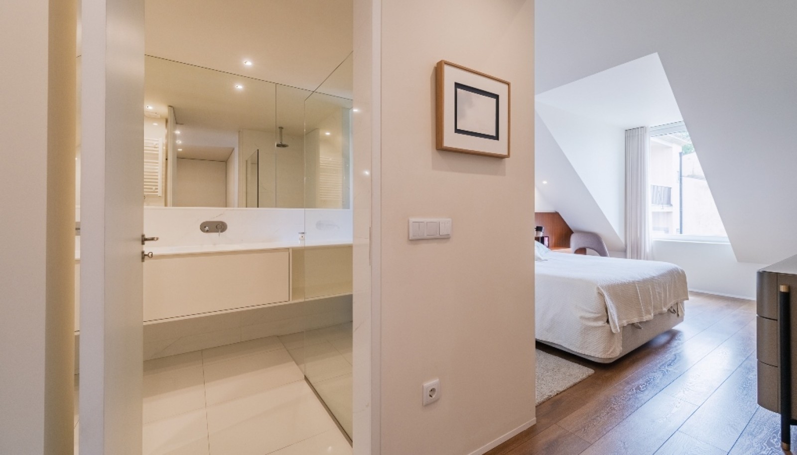 Piso de 3 habitaciones en un palacio, en venta en Oporto, Portugal_329641