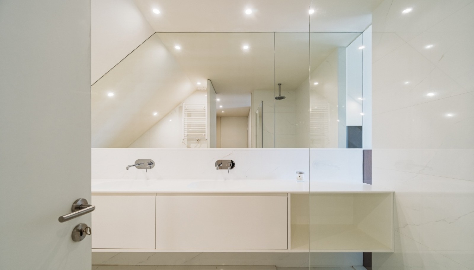 Piso de 3 habitaciones en un palacio, en venta en Oporto, Portugal_329642