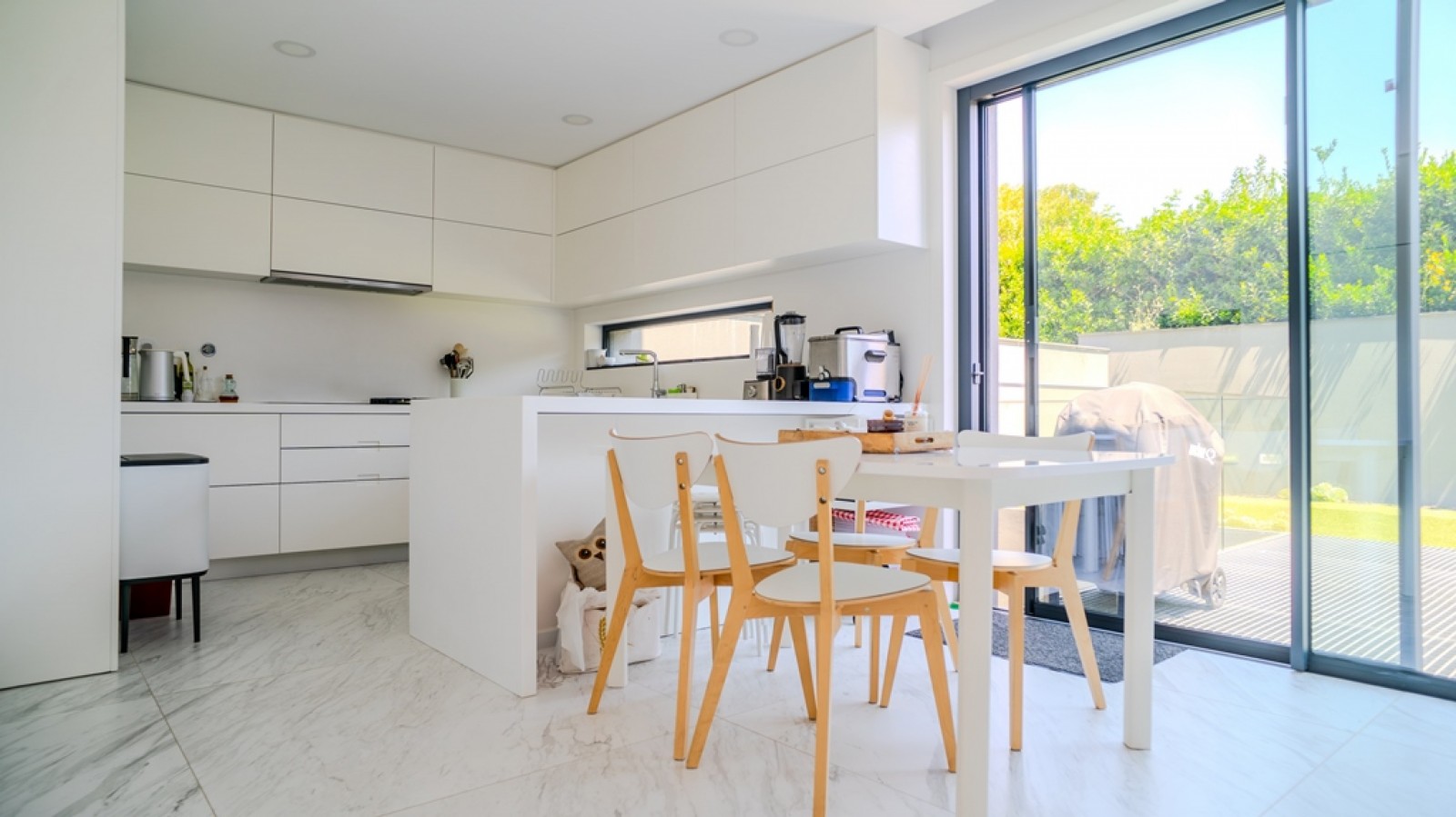 Moradia V3 com jardim e garagem à venda em Aldoar, Porto_329778