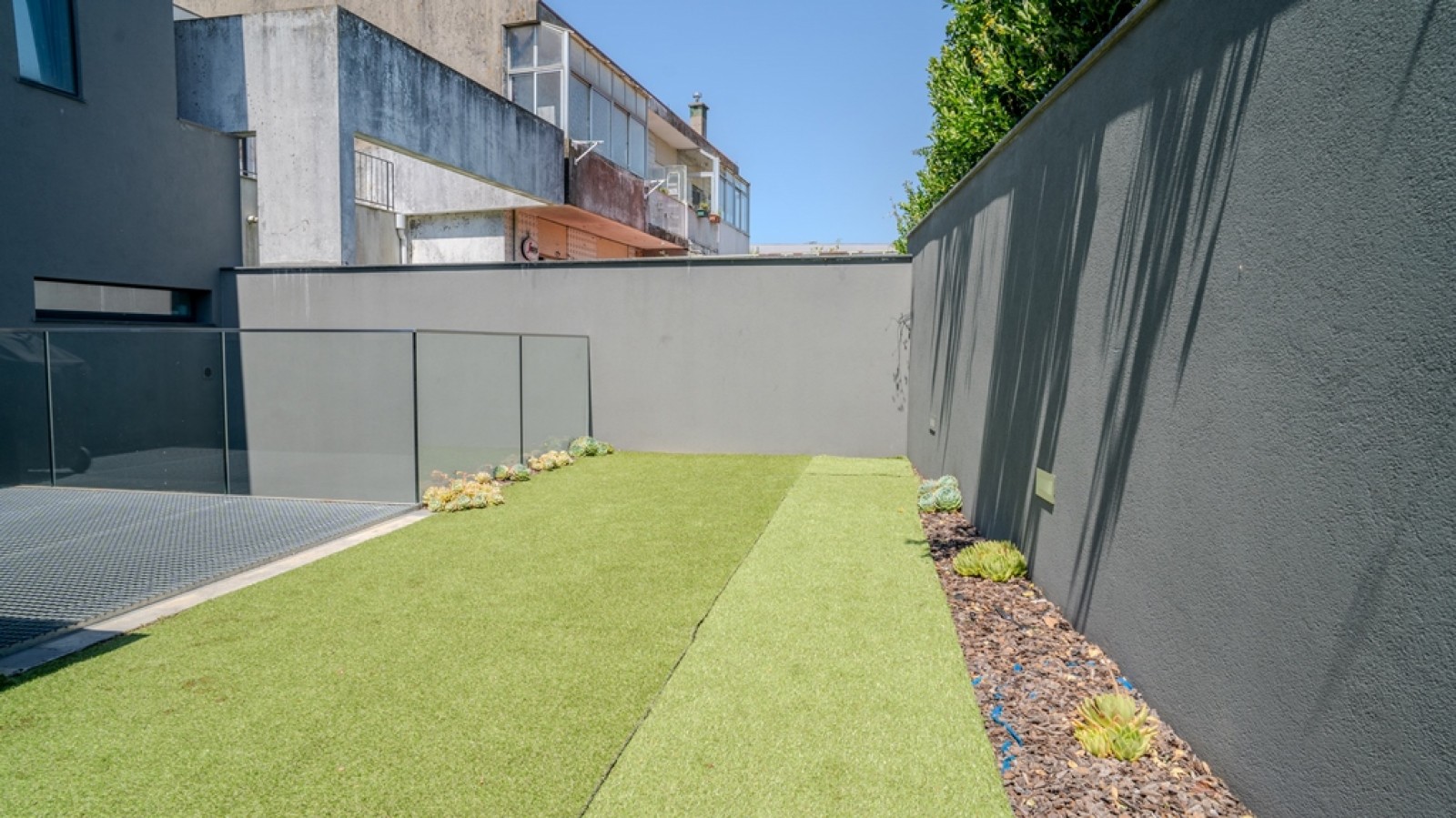 Moradia V3 com jardim e garagem à venda em Aldoar, Porto_329783