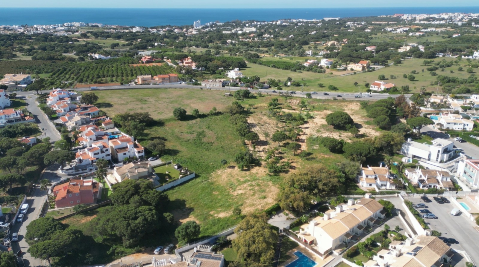 Amplo terreno à venda em Albufeira, Algarve, Portugal_330532