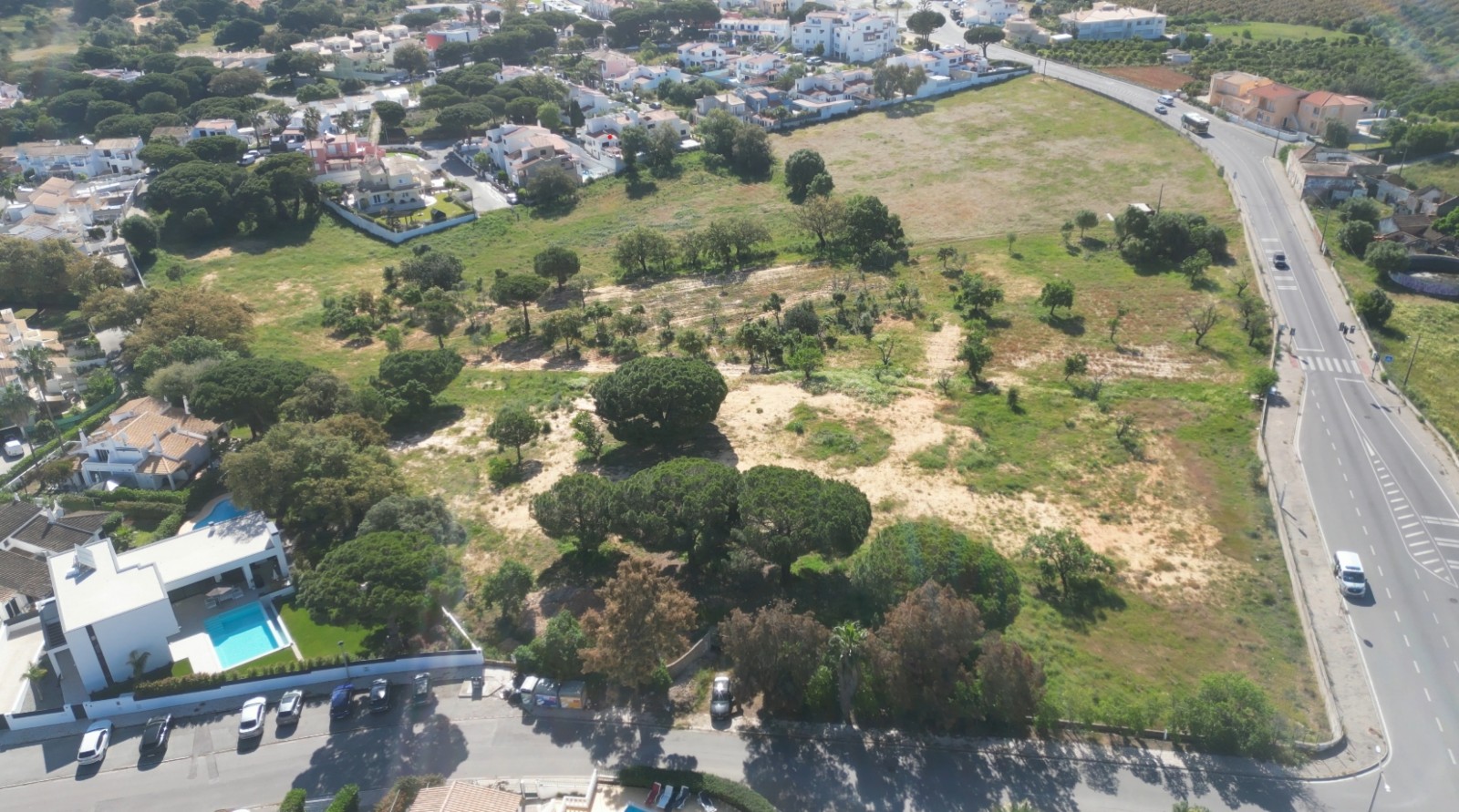Amplo terreno à venda em Albufeira, Algarve, Portugal_330535