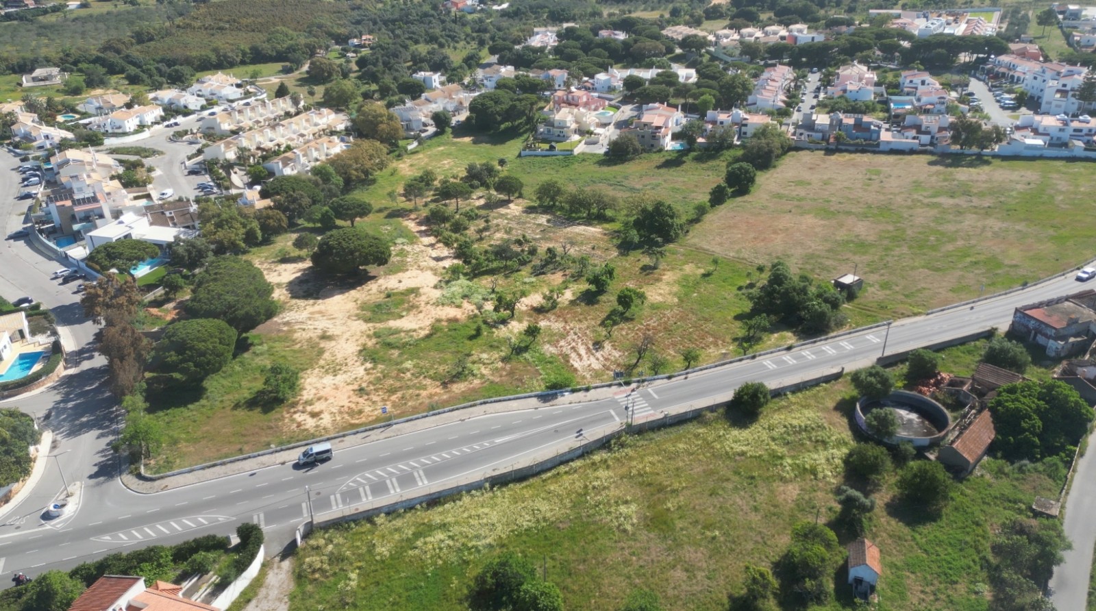 Amplo terreno à venda em Albufeira, Algarve, Portugal_330536