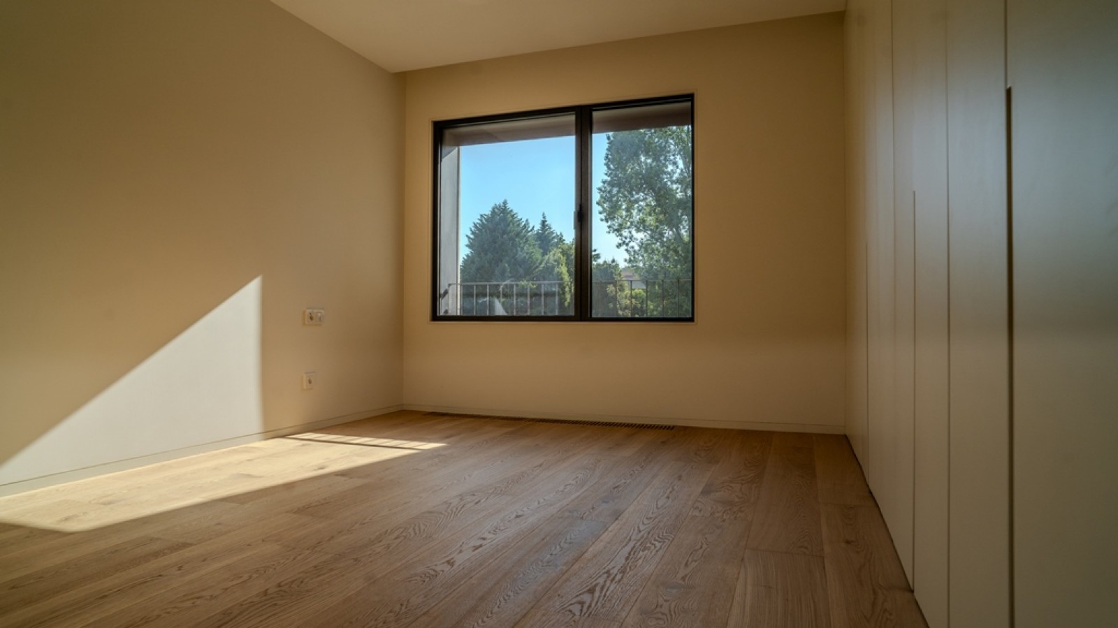Apartamento T4 com varandas à venda na Foz do Douro no Porto_331248
