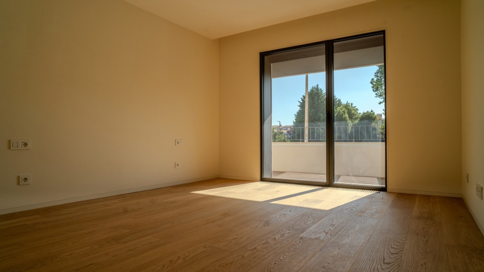 Apartamento T4 com varandas à venda na Foz do Douro no Porto_331249