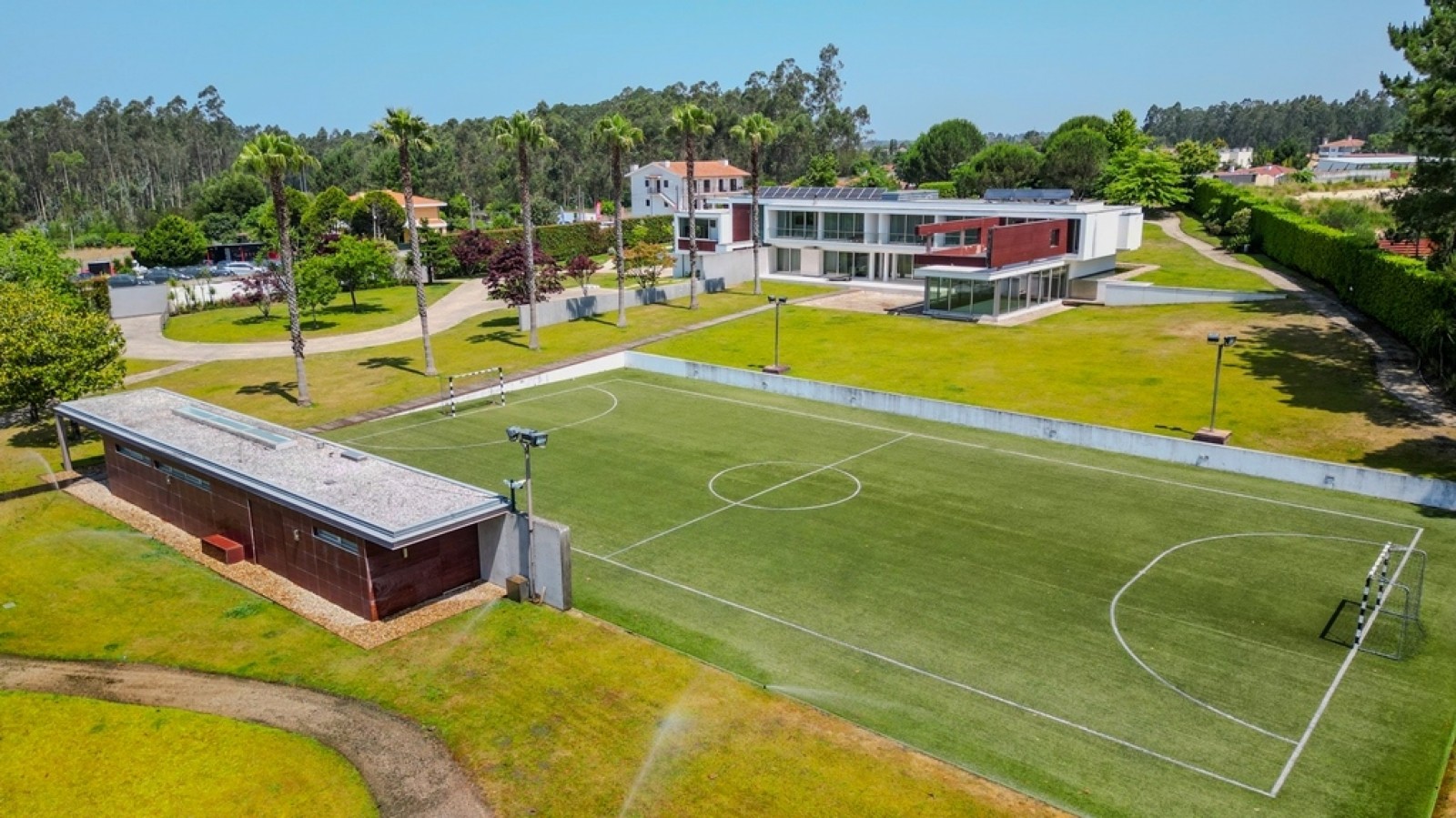 Villa with garden, pool and soccer pitch for sale in Ovar, Portugal_331312