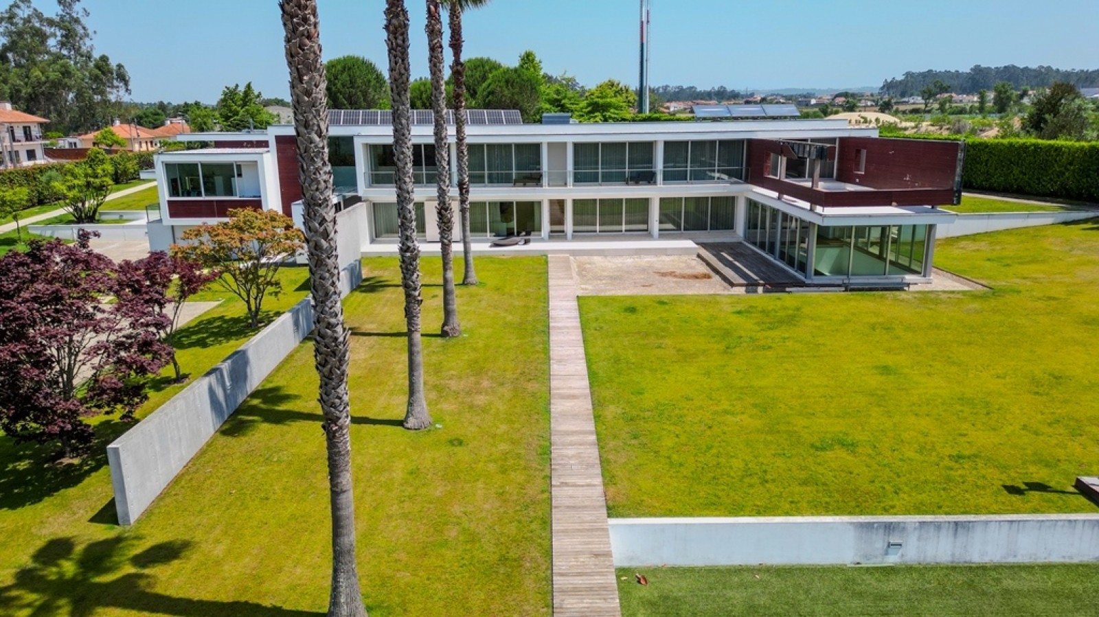 Villa with garden, pool and soccer pitch for sale in Ovar, Portugal_331315