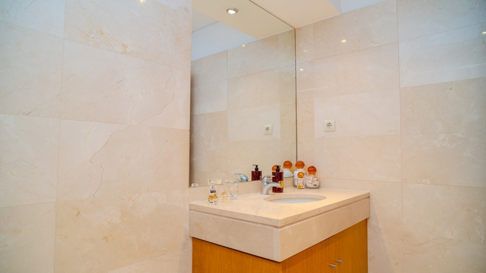 Apartamento de 5 quartos com varanda à venda na cidade da Maia, Portugal_331502