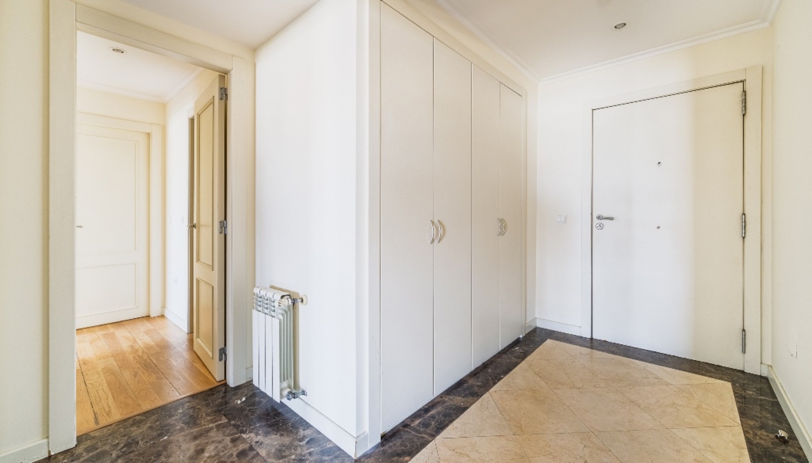 Zwei schlafzimmer wohnung mit garage zur miete in Porto, Portugal_331932