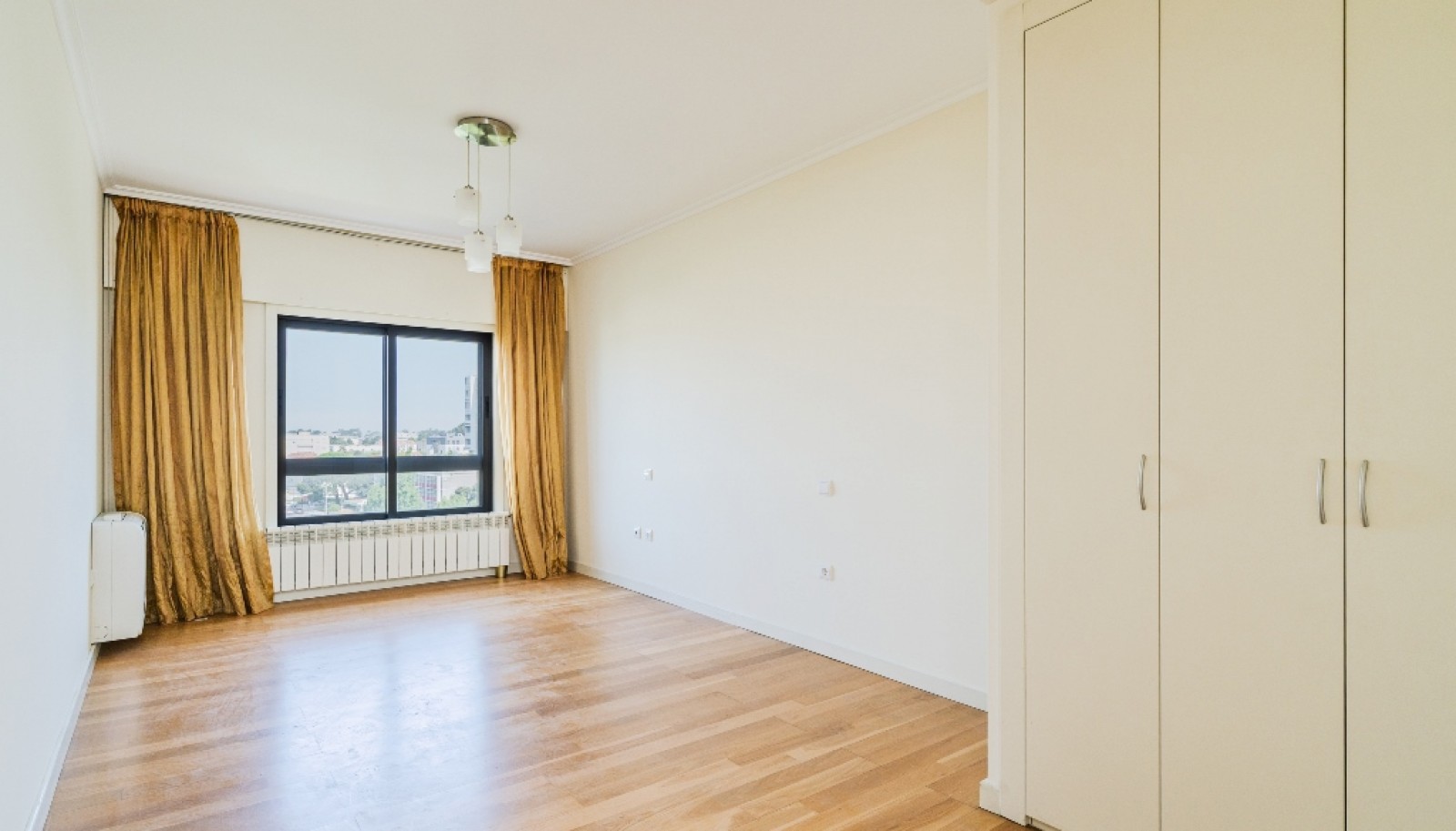 Zwei schlafzimmer wohnung mit garage zur miete in Porto, Portugal_331941