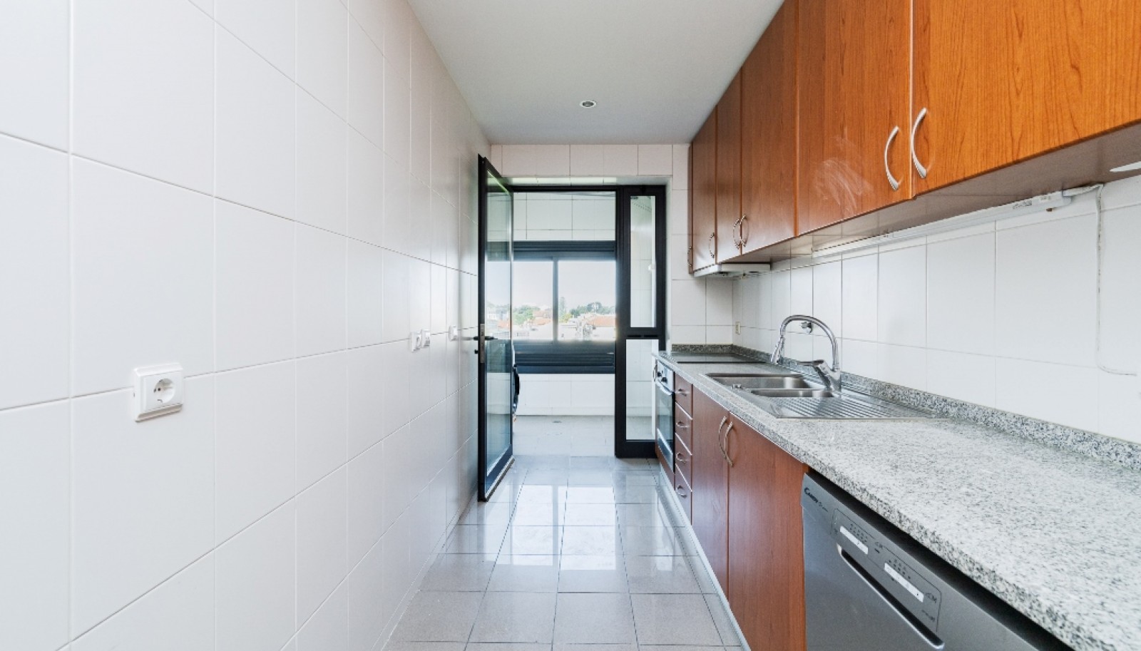 Zwei schlafzimmer wohnung mit garage zur miete in Porto, Portugal_331944