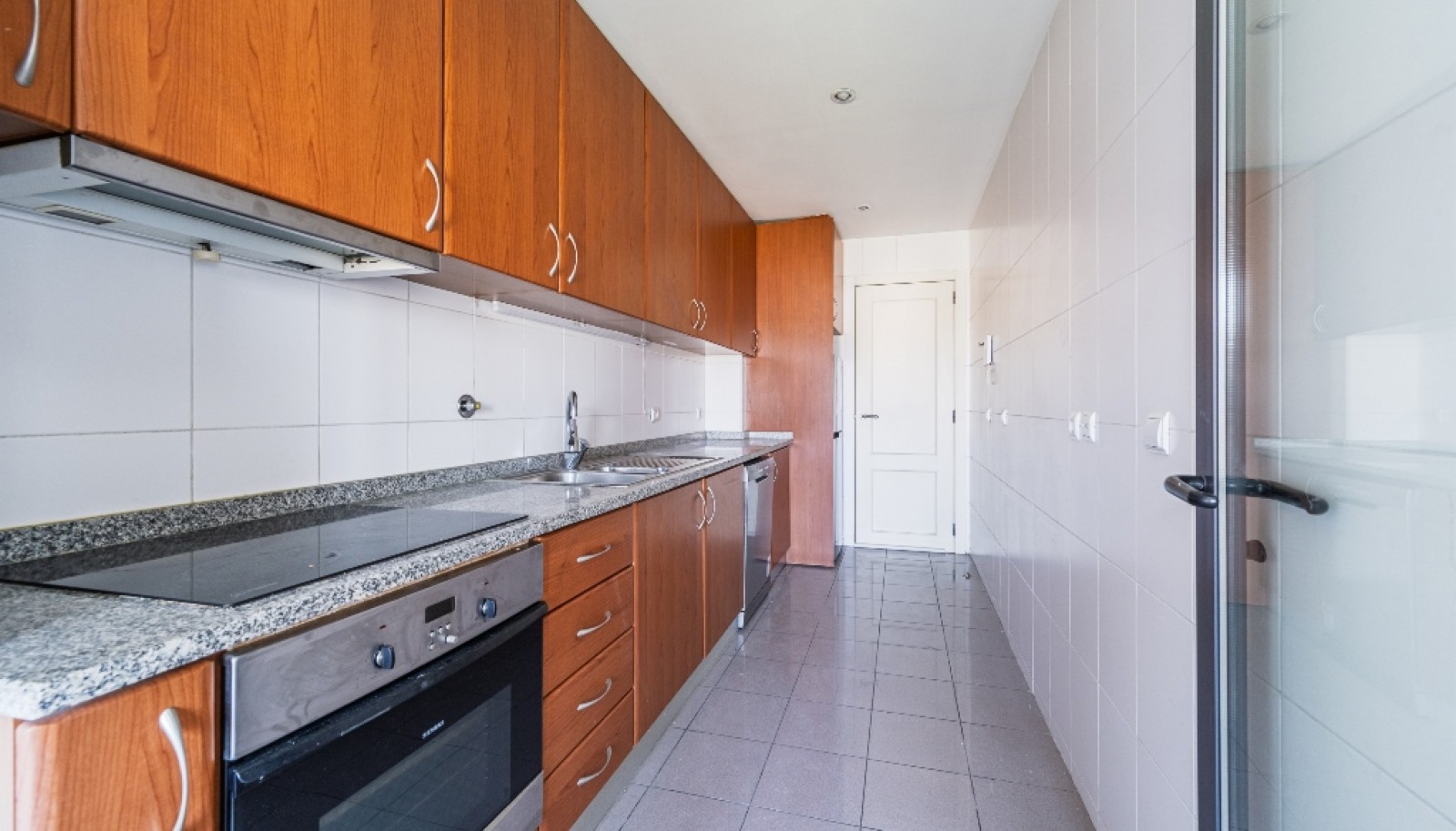 Zwei schlafzimmer wohnung mit garage zur miete in Porto, Portugal_331947