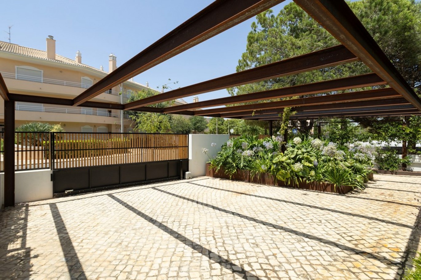 Luxury 4-bedroom villa for sale in Vilamoura, Algarve, Portugal_332683