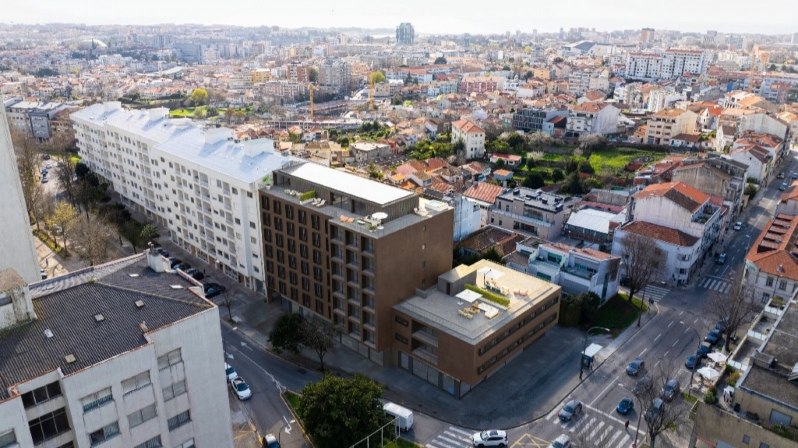 Lujoso piso de 3 dormitorios con balcones en venta en Oporto, Portugal_333450