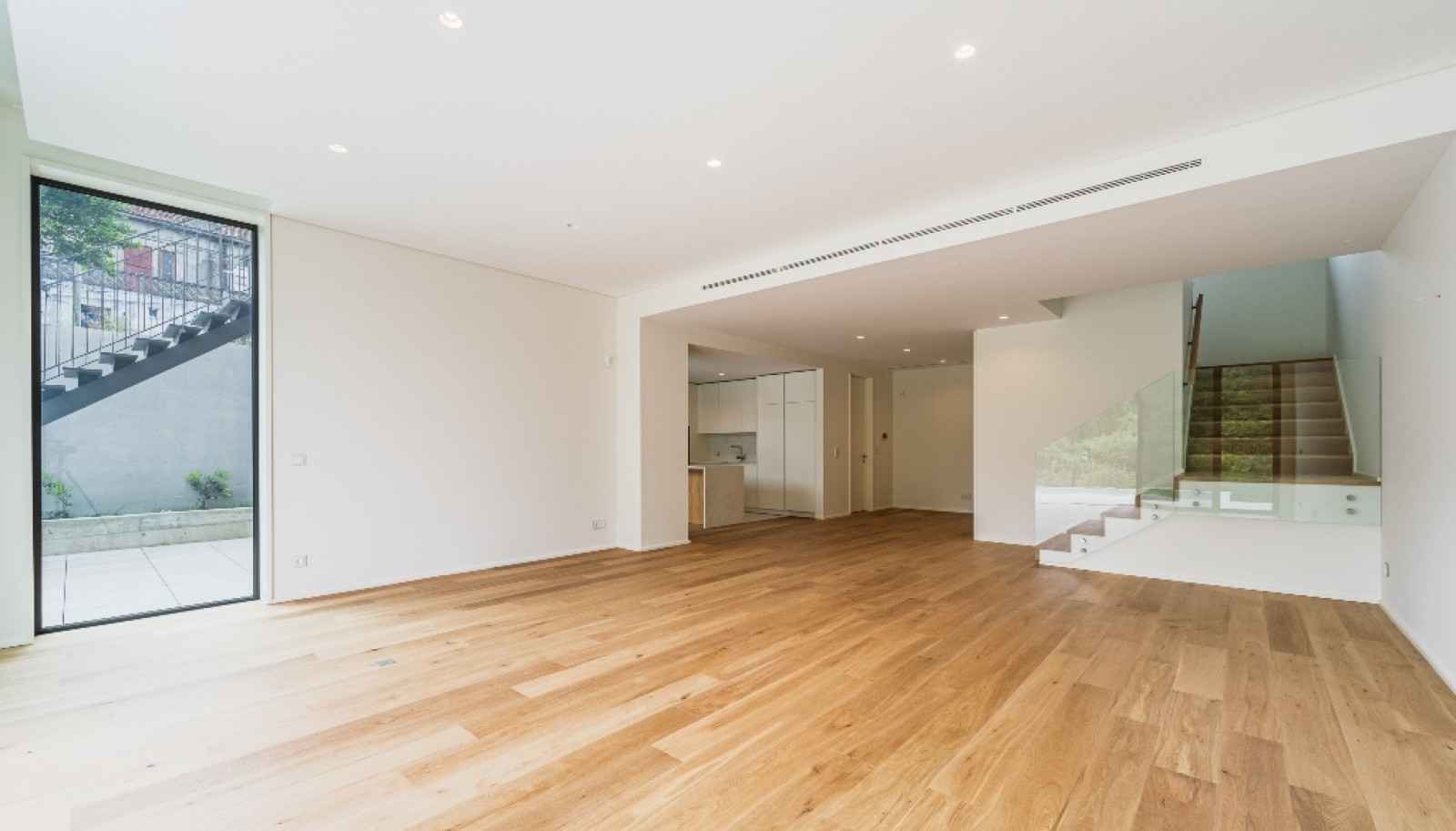 New 5-bedroom villa with pool and river views for sale in Gaia, Portugal_334053