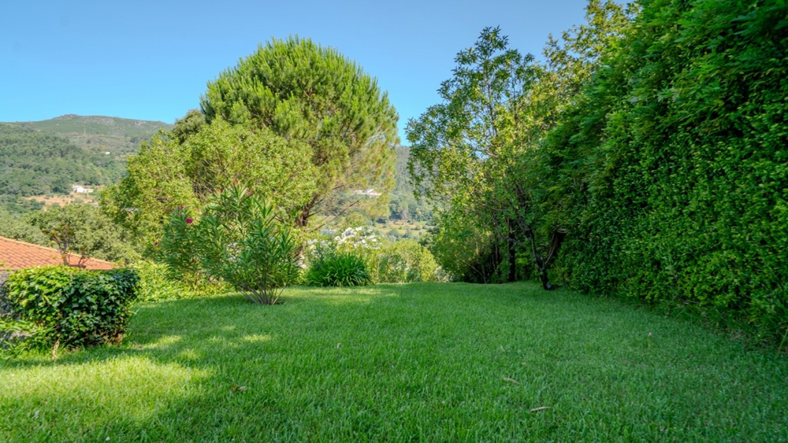 Casa de campo V5 com piscina e jardim à venda em Arcos de Valdevez_334276