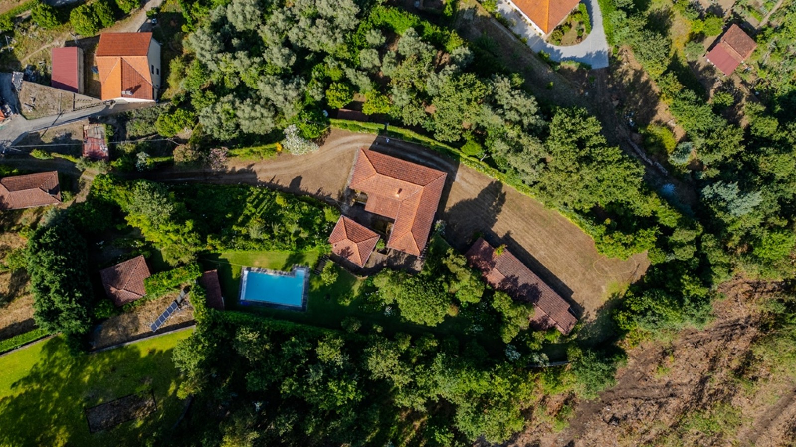 Casa de campo V5 com piscina e jardim à venda em Arcos de Valdevez_334285