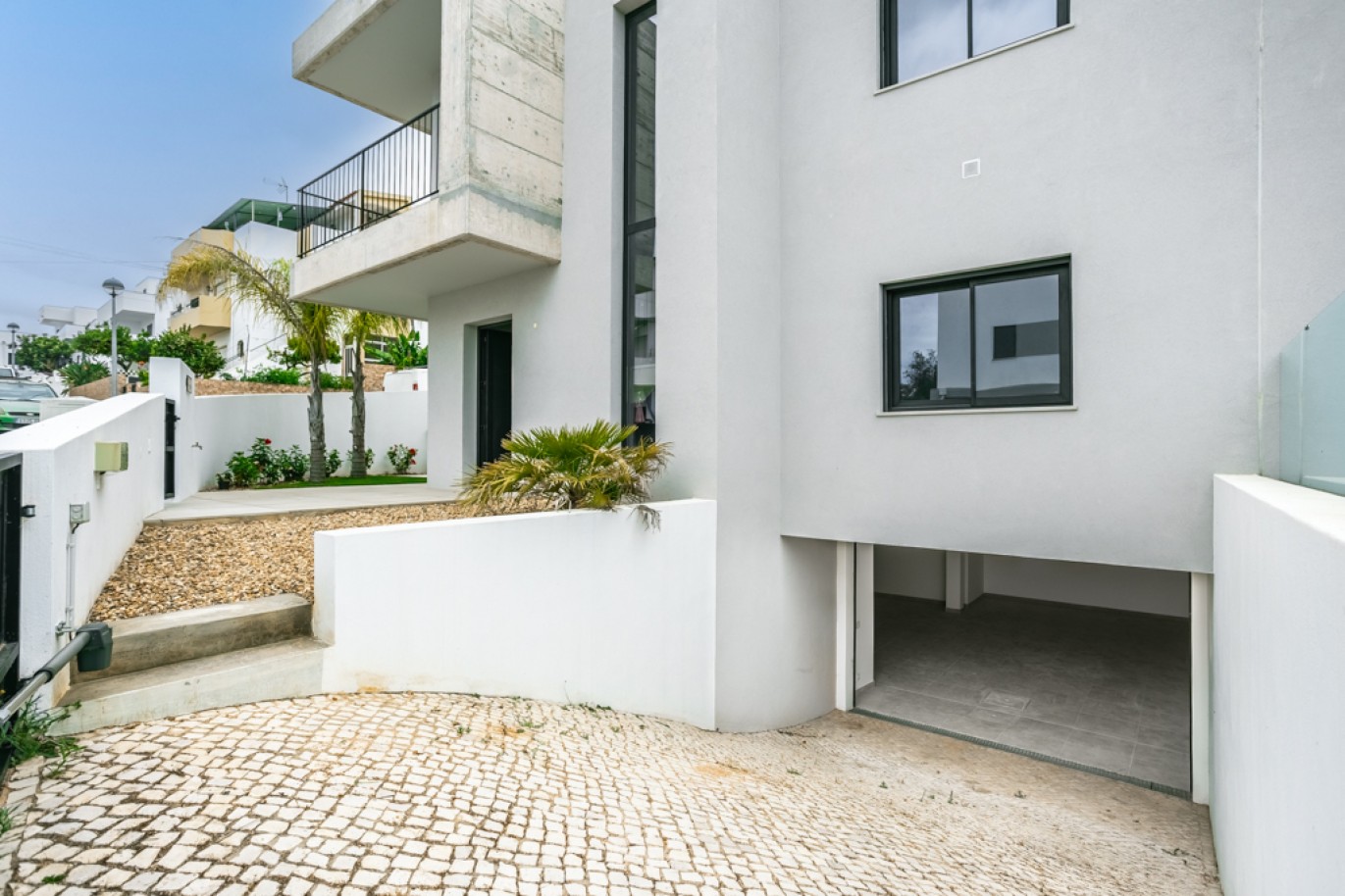 Moderna Moradia com piscina para venda em Alvor, Algarve, Portugal_334834