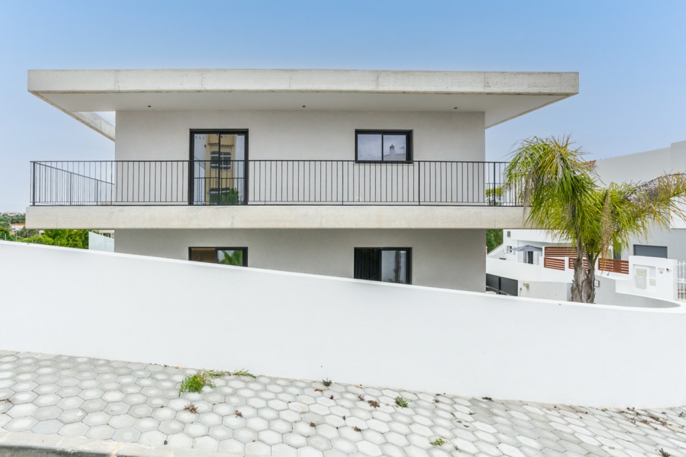 Moderna Moradia com piscina para venda em Alvor, Algarve, Portugal_334837