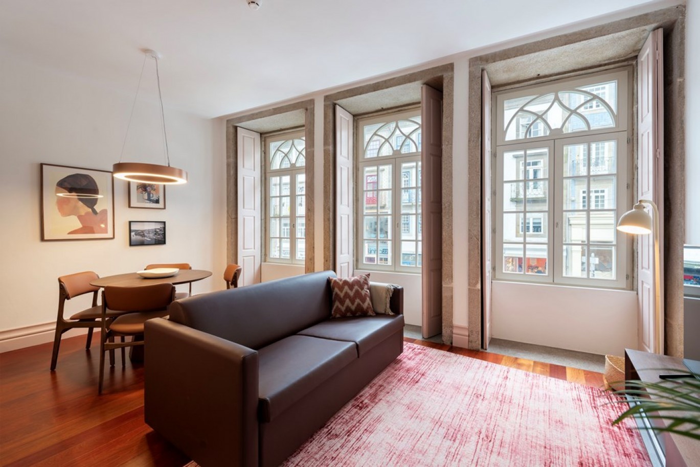 Building with 8 apartments for sale in downtown Porto, Portugal_335001