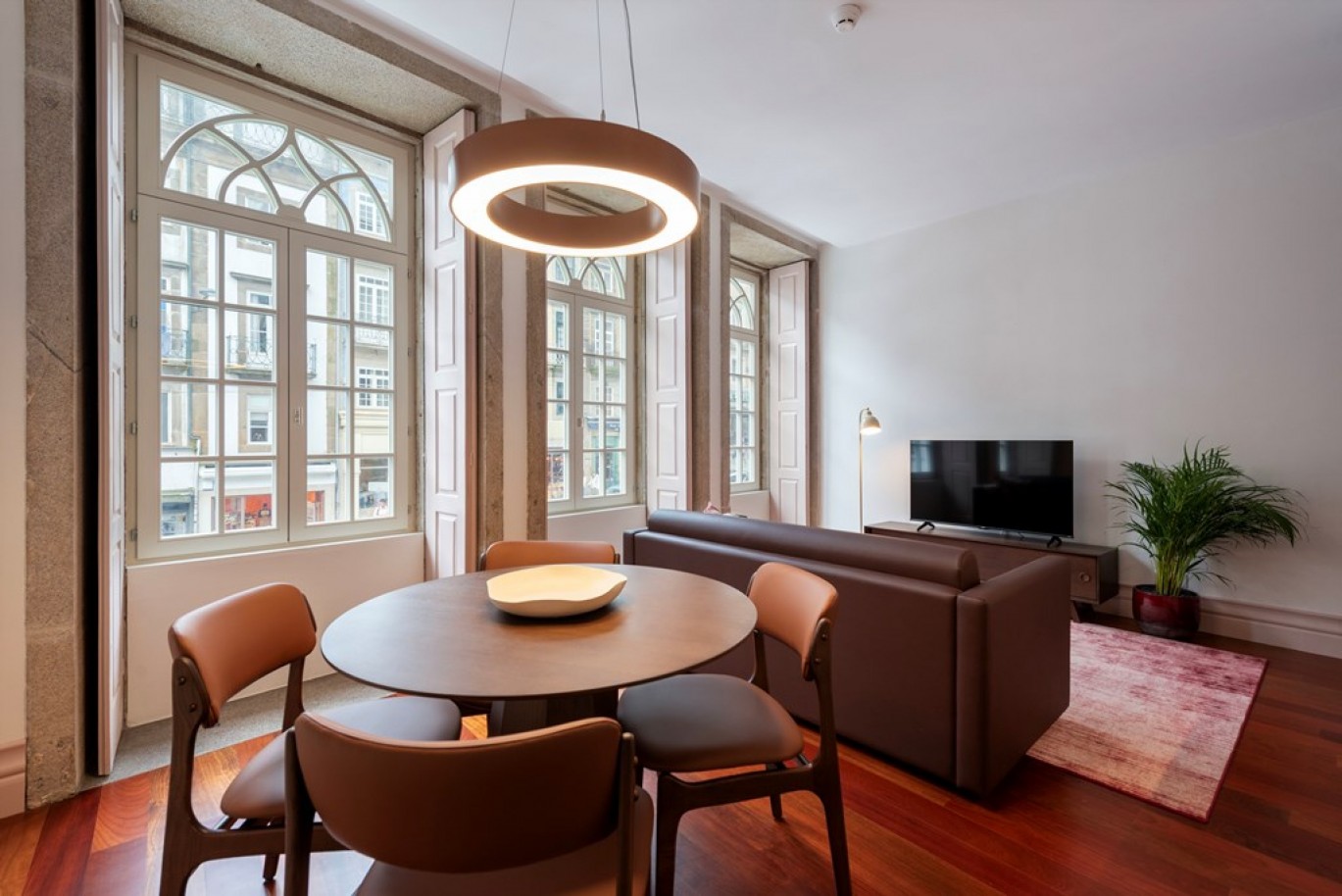 Building with 8 apartments for sale in downtown Porto, Portugal_335003