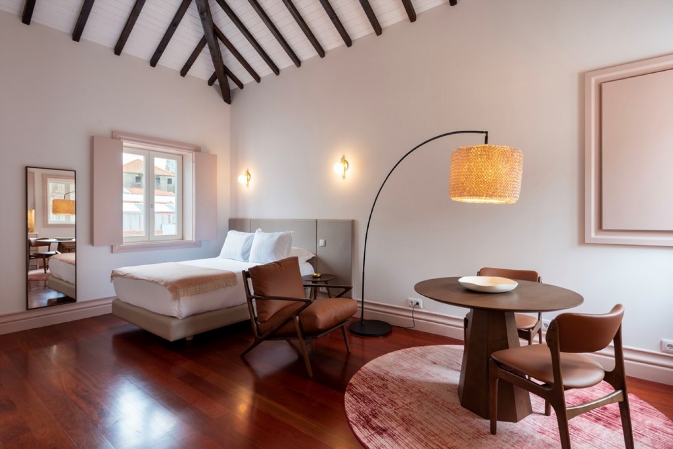 Building with 8 apartments for sale in downtown Porto, Portugal_335025
