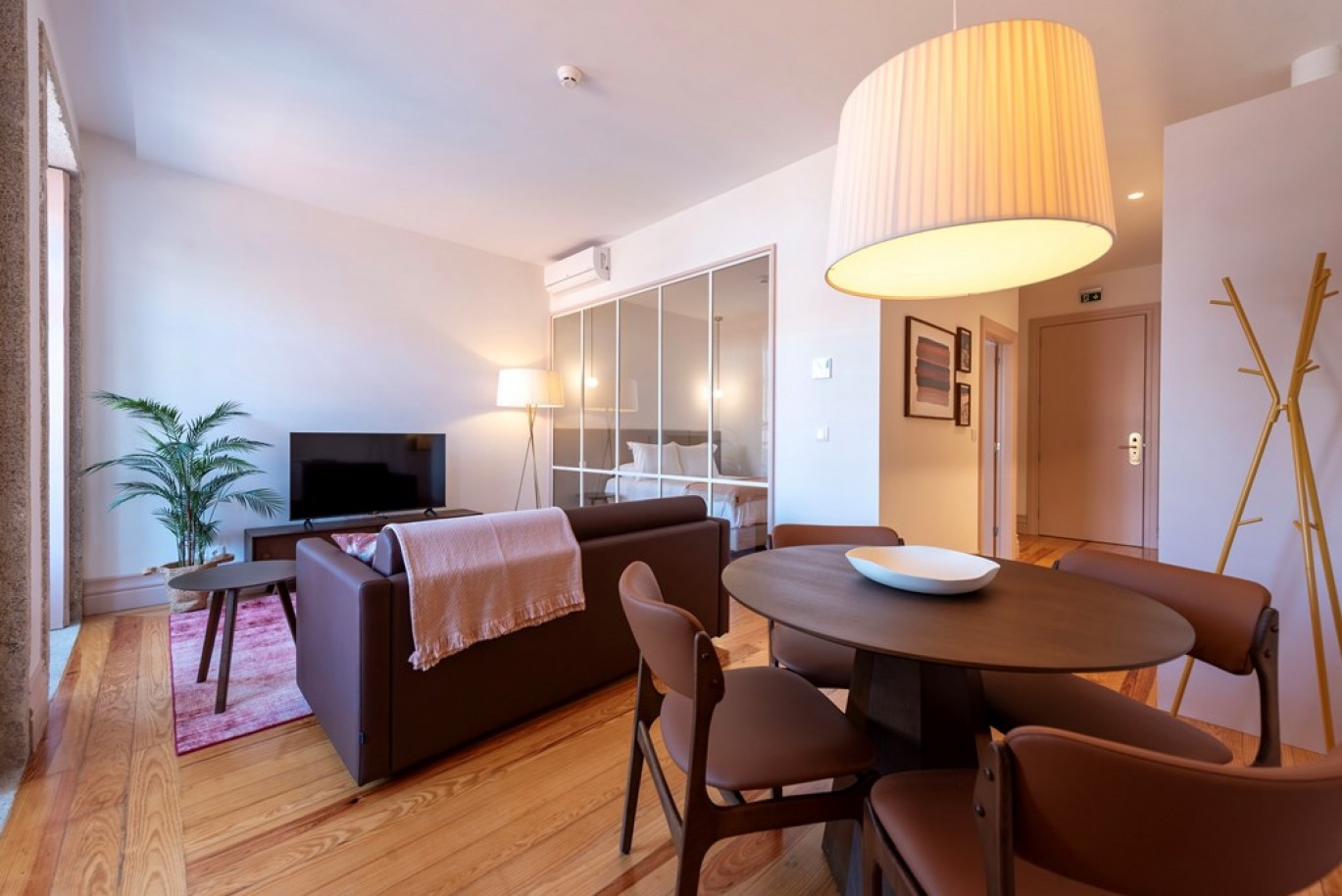 Building with 8 apartments for sale in downtown Porto, Portugal_335031