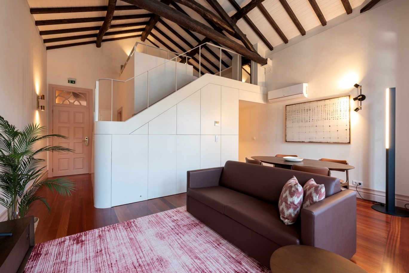 Building with 8 apartments for sale in downtown Porto, Portugal_335039