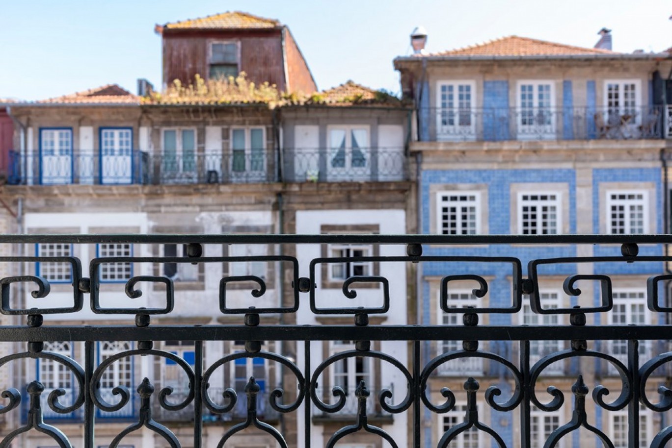 Building with 8 apartments for sale in downtown Porto, Portugal_335048
