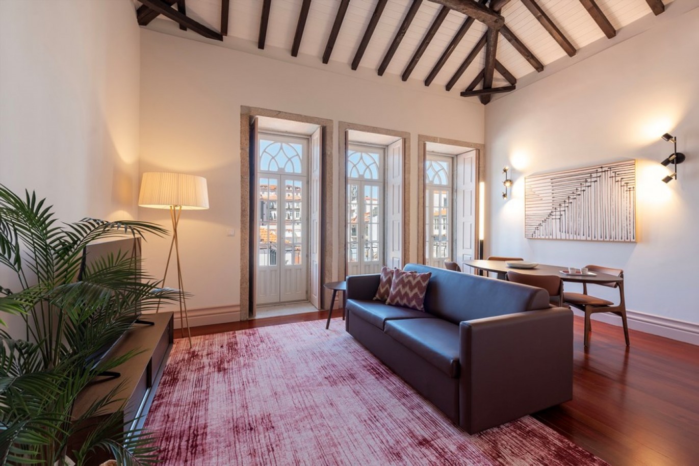 Building with 8 apartments for sale in downtown Porto, Portugal_335050