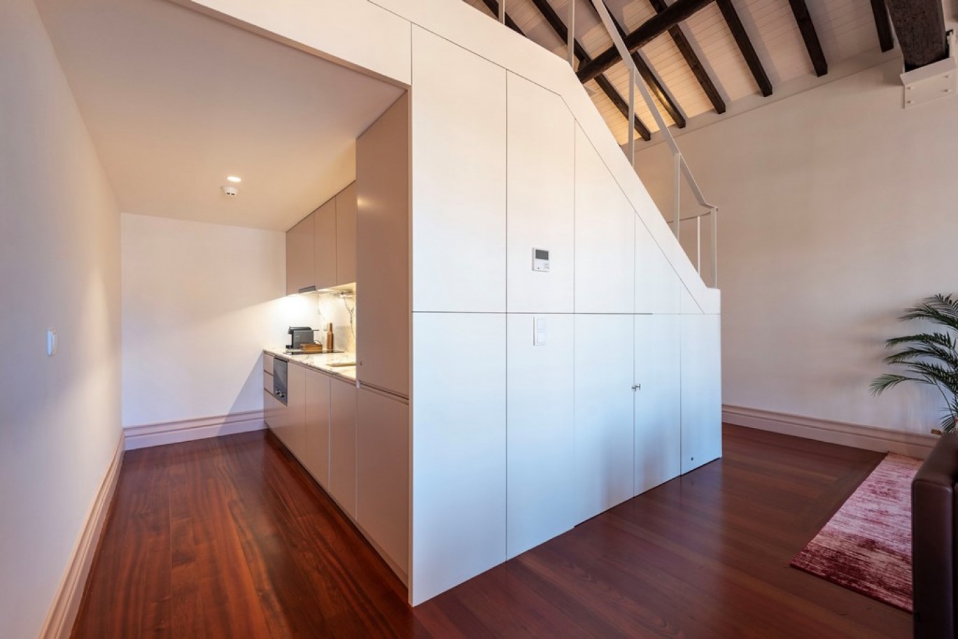 Building with 8 apartments for sale in downtown Porto, Portugal_335055