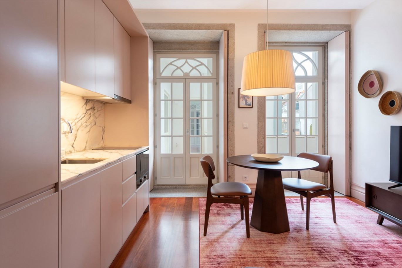 Building with 8 apartments for sale in downtown Porto, Portugal_335061