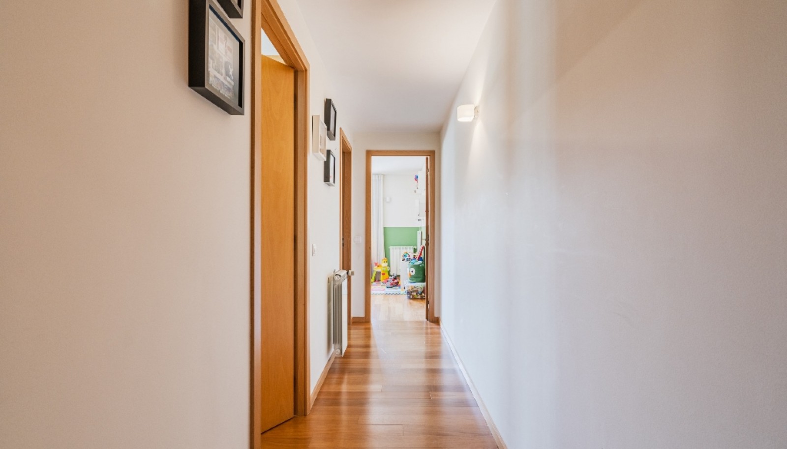 Three bedroom flat with balcony for sale in Boavista, Porto, Portugal_335087