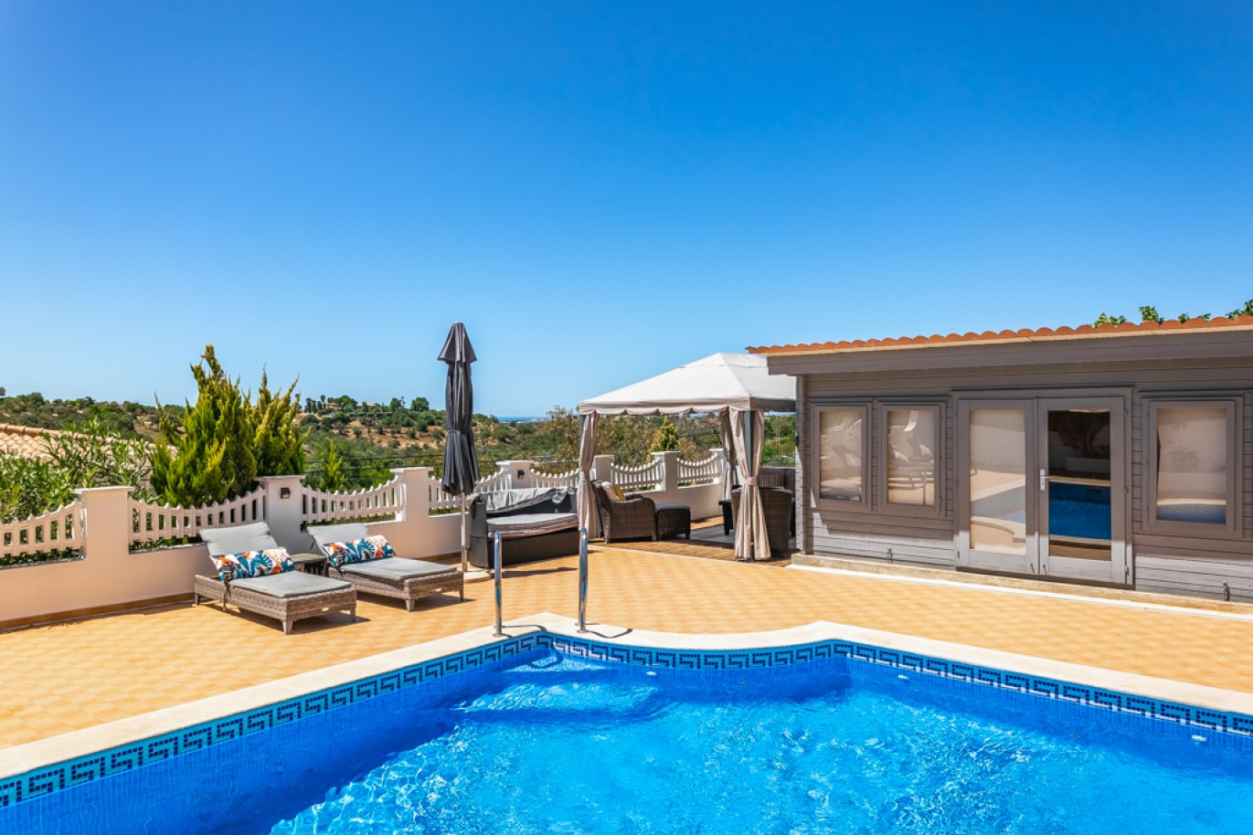 Villa de lujo de 5 dormitorios en venta, Boliqueime, Algarve, Portugal_335120