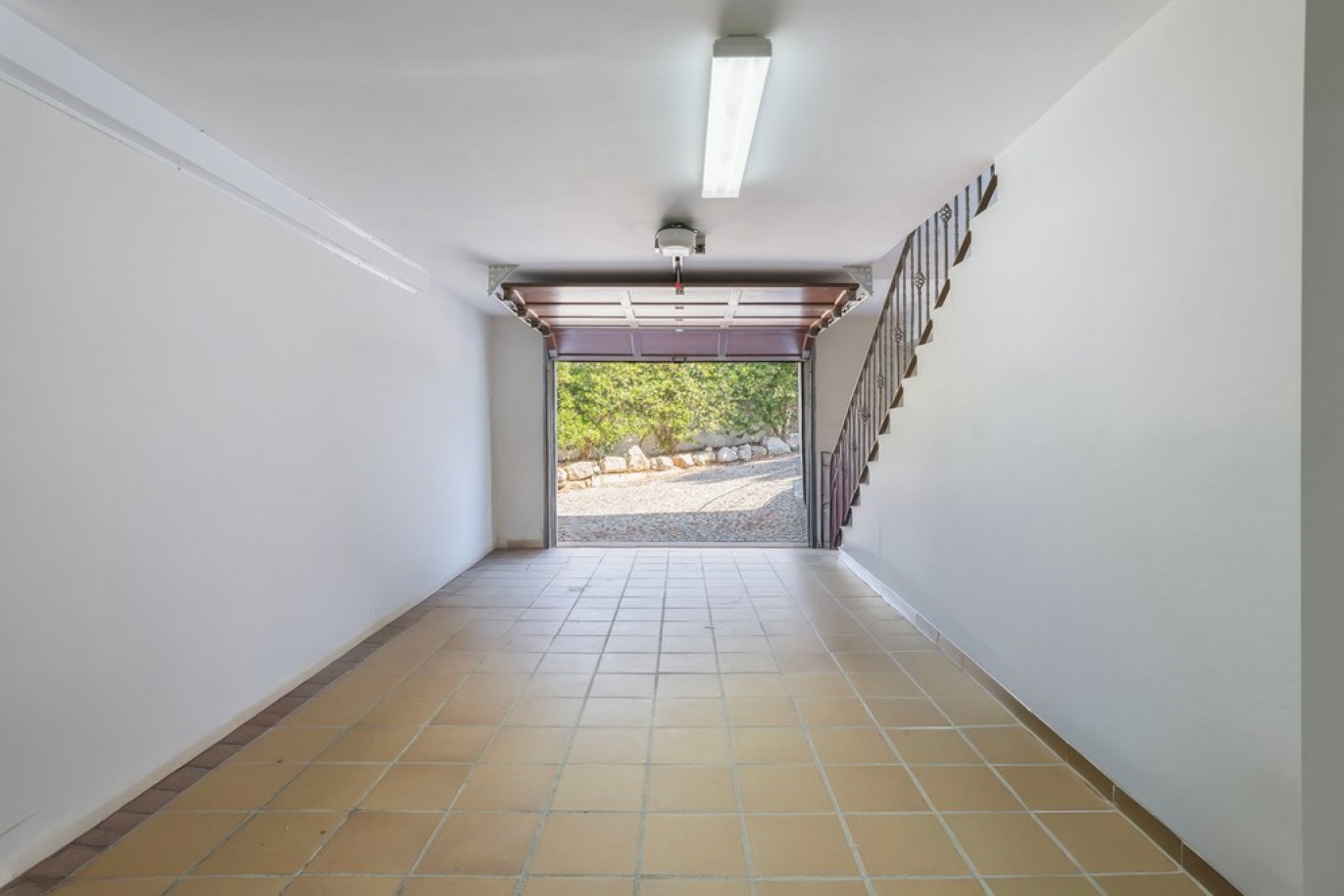 4-bedroom villa with pool, for sale in Boliqueime, Algarve, Portugal_335952