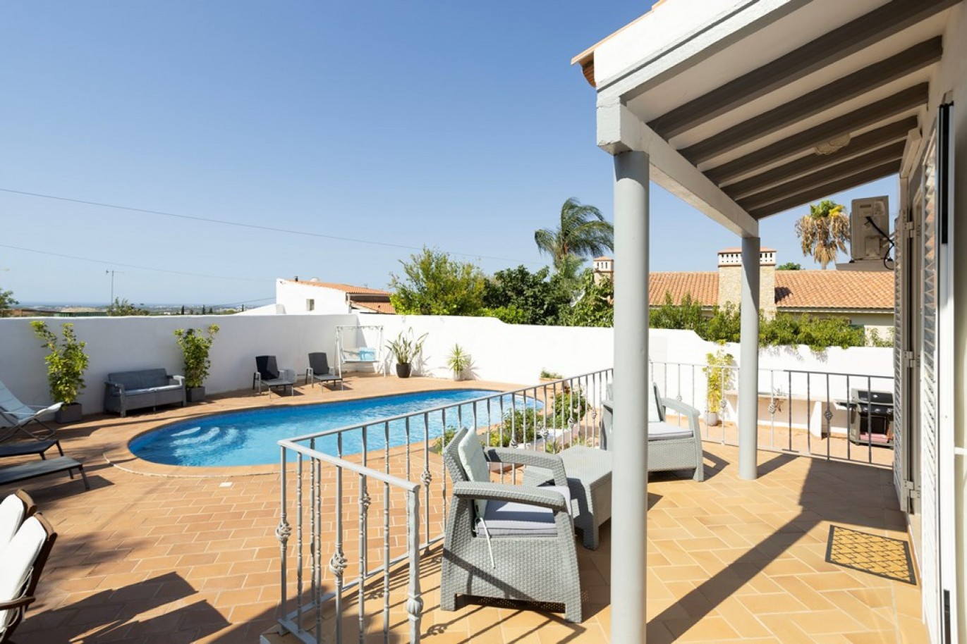 4-bedroom villa with pool, for sale in Boliqueime, Algarve, Portugal_335954