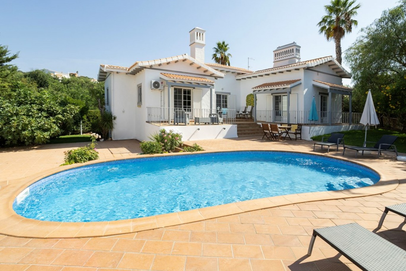 4-bedroom villa with pool, for sale in Boliqueime, Algarve, Portugal_335955
