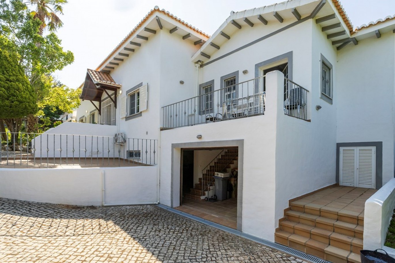 4-bedroom villa with pool, for sale in Boliqueime, Algarve, Portugal_335957