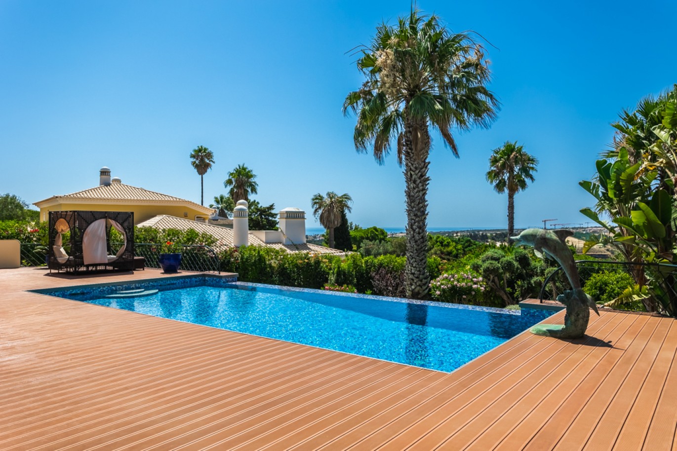 Villa avec garage et piscine à vendre à Luz, Algarve, Portugal_335997