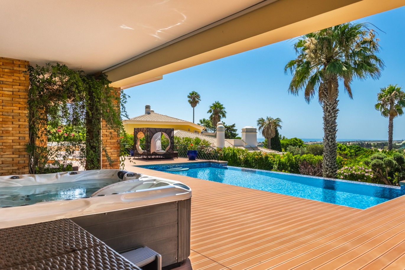 Villa avec garage et piscine à vendre à Luz, Algarve, Portugal_336001
