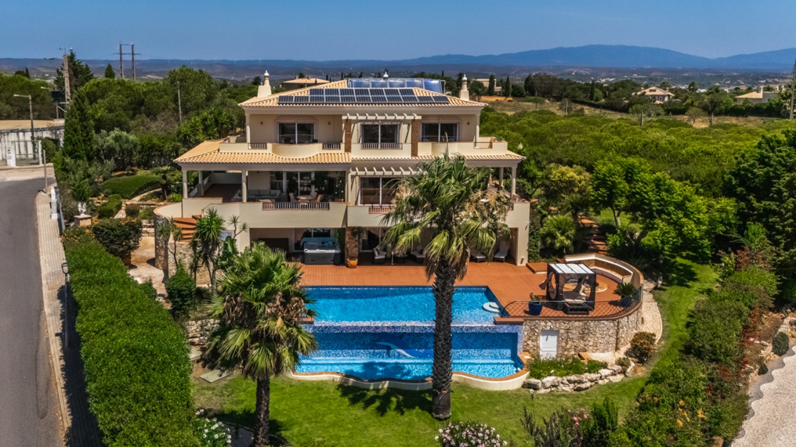 Villa avec garage et piscine à vendre à Luz, Algarve, Portugal_336020
