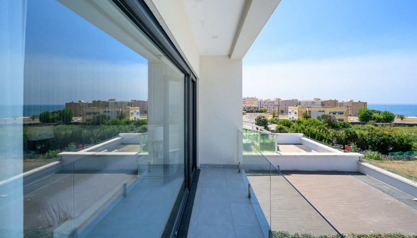 Moradia V3+1, com jardim e piscina, em Leça da Palmeira, Portugal_336075