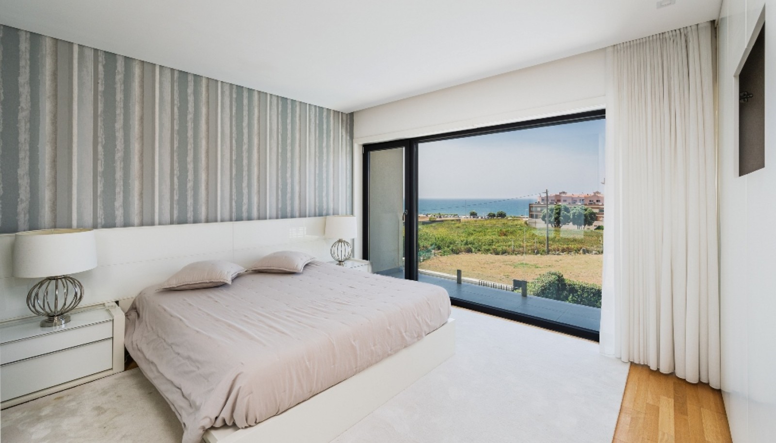 Moradia V3+1, com jardim e piscina, em Leça da Palmeira, Portugal_336096