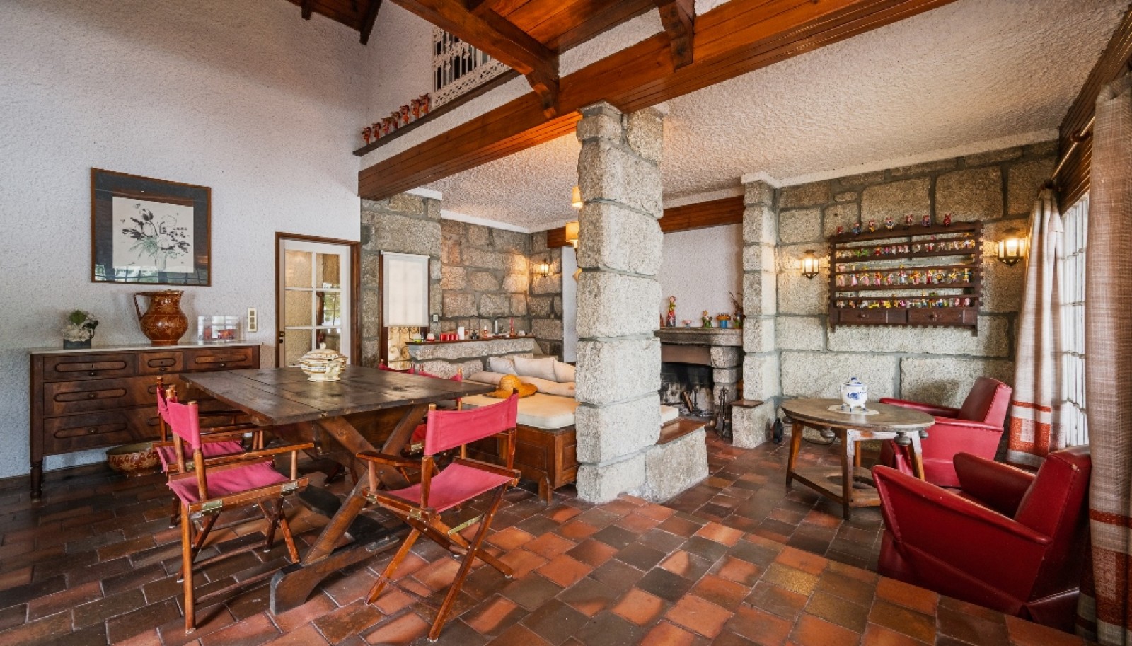 Casa em pedra, junto ao rio, Albufeira da Caniçada, Gerês, Portugal_336194