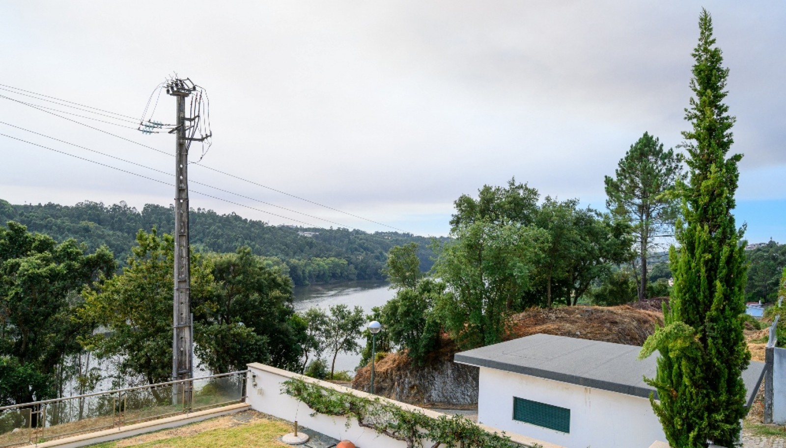 Moradia com piscina e vistas de rio à venda em Jovim_336274